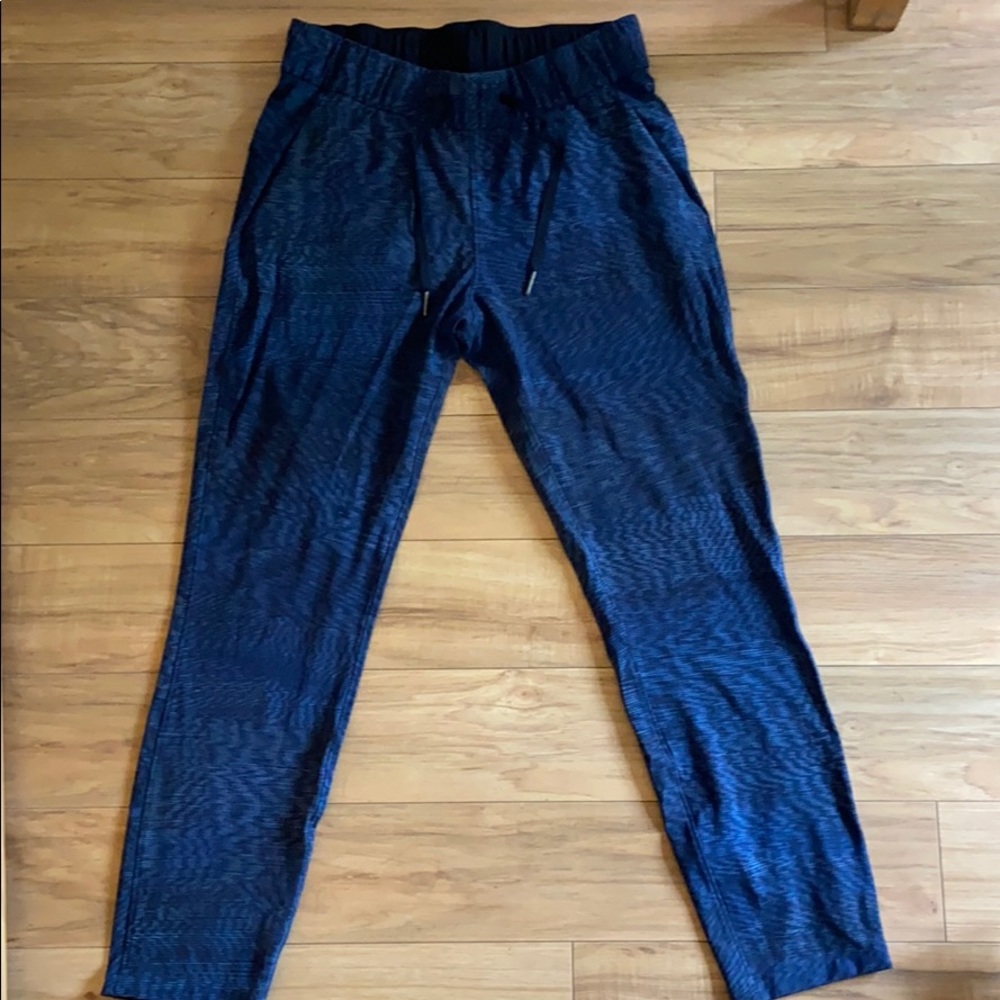On the fly printed lululemon pants